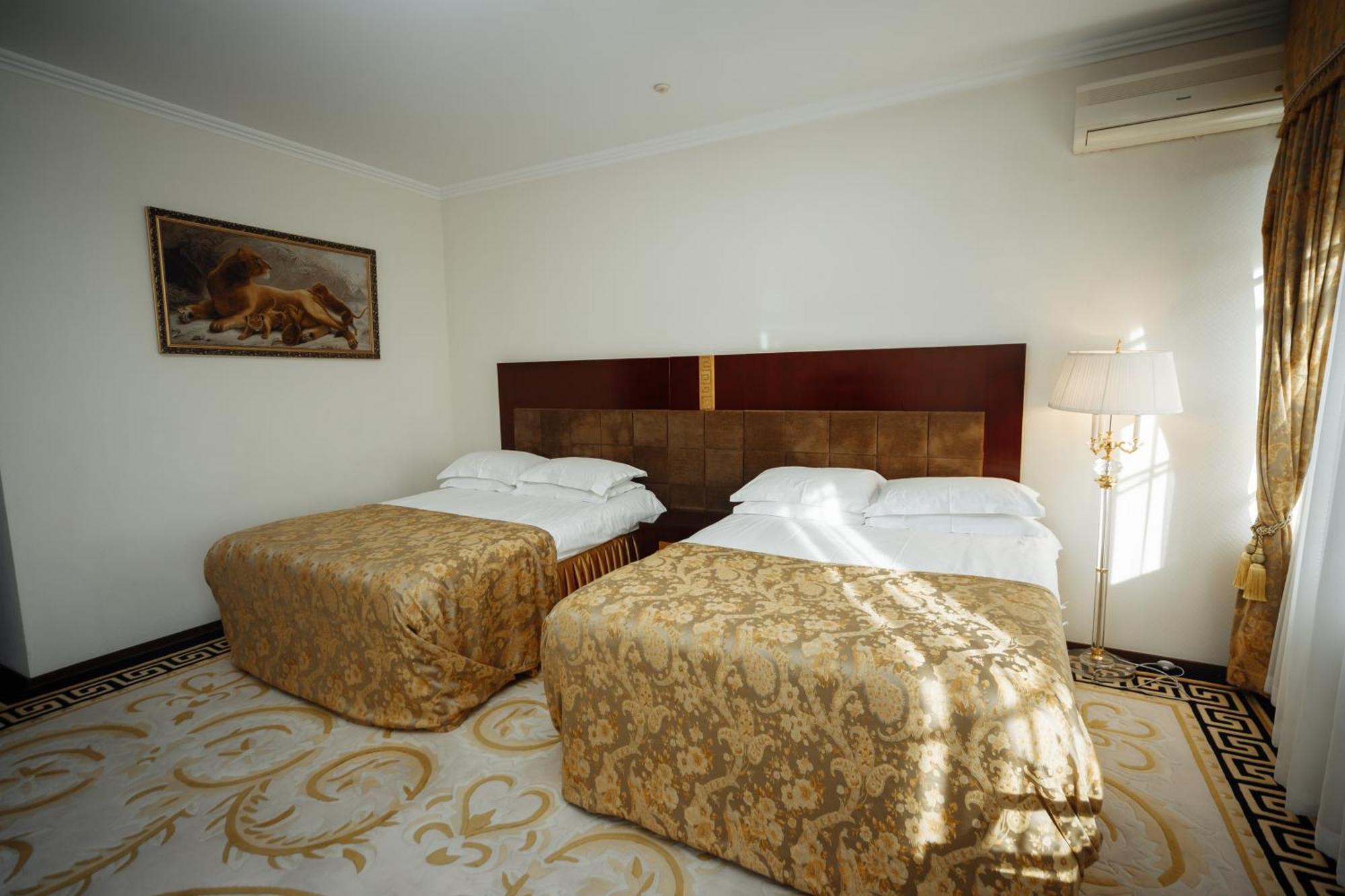 Hotel Royal Park Chişinău Eksteriør billede
