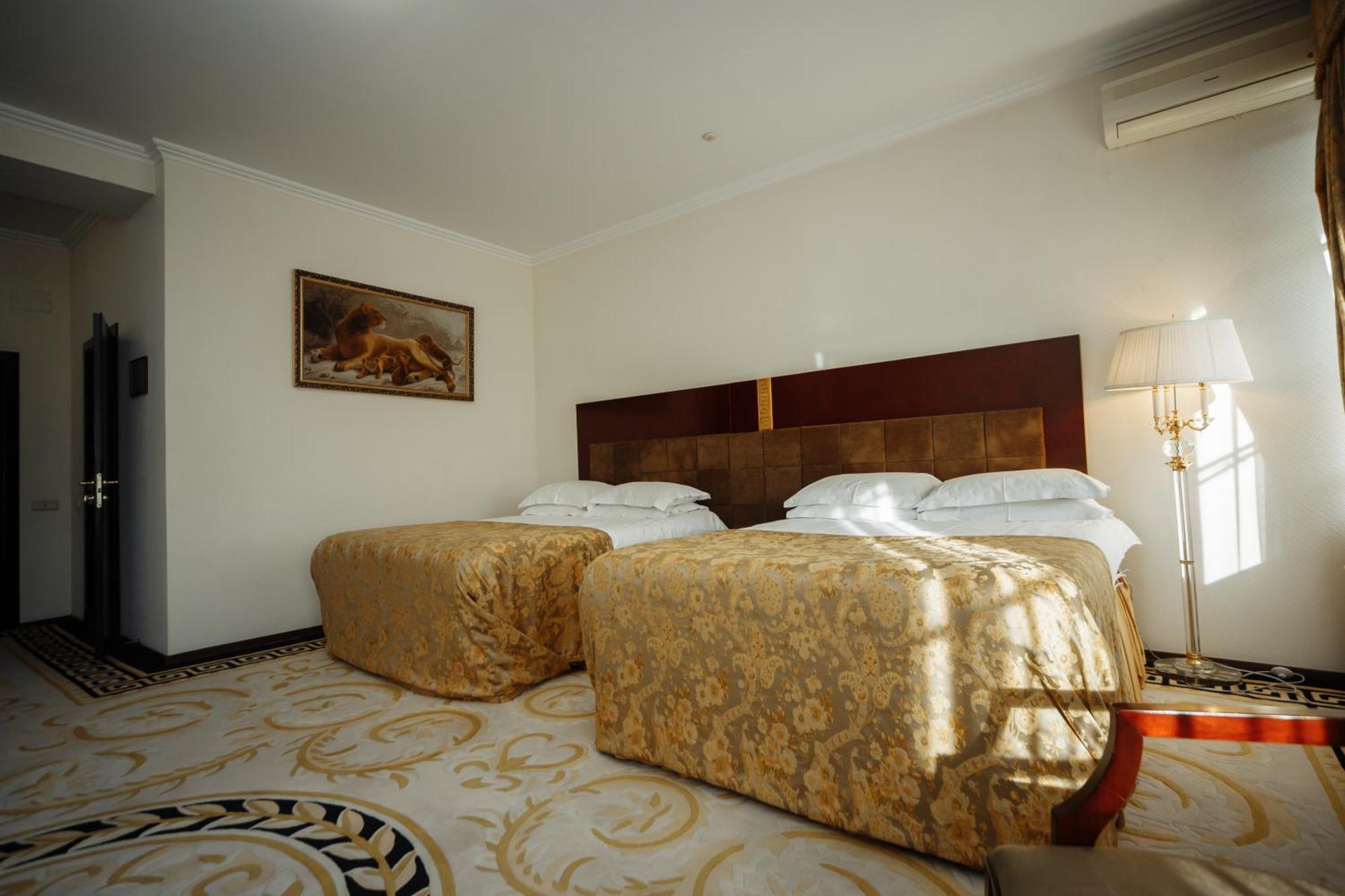 Hotel Royal Park Chişinău Eksteriør billede